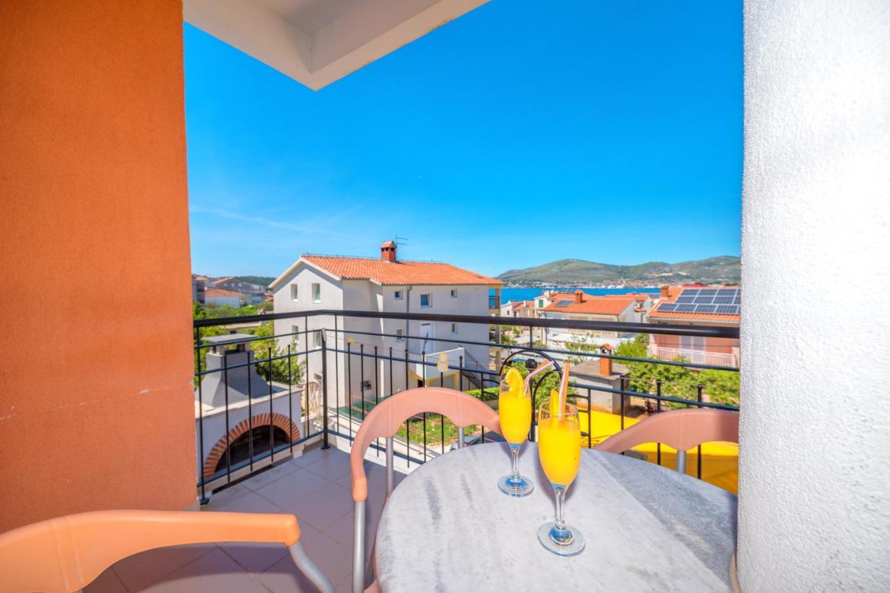 Villa Mihaela Trogir Exterior photo