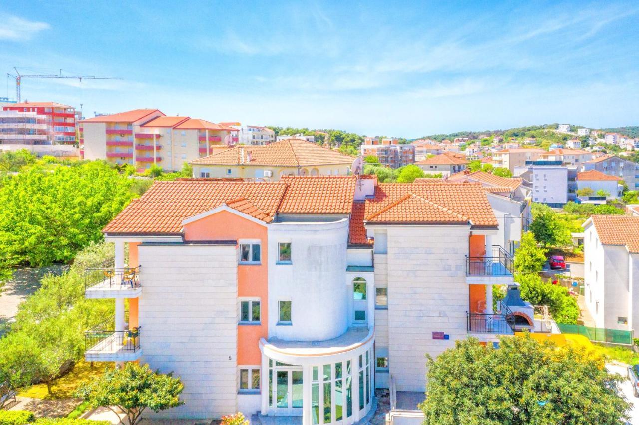 Villa Mihaela Trogir Exterior photo