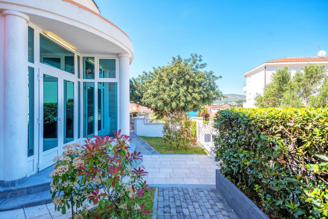 Villa Mihaela Trogir Exterior photo